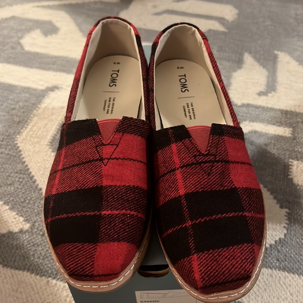 TOMS classic slip ons - Picture 4 of 9